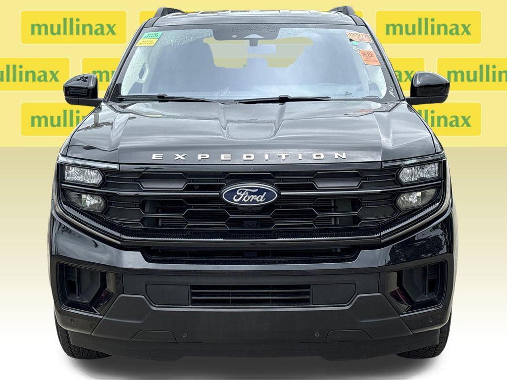 Used 2025 Ford Expedition Active RWD image 11