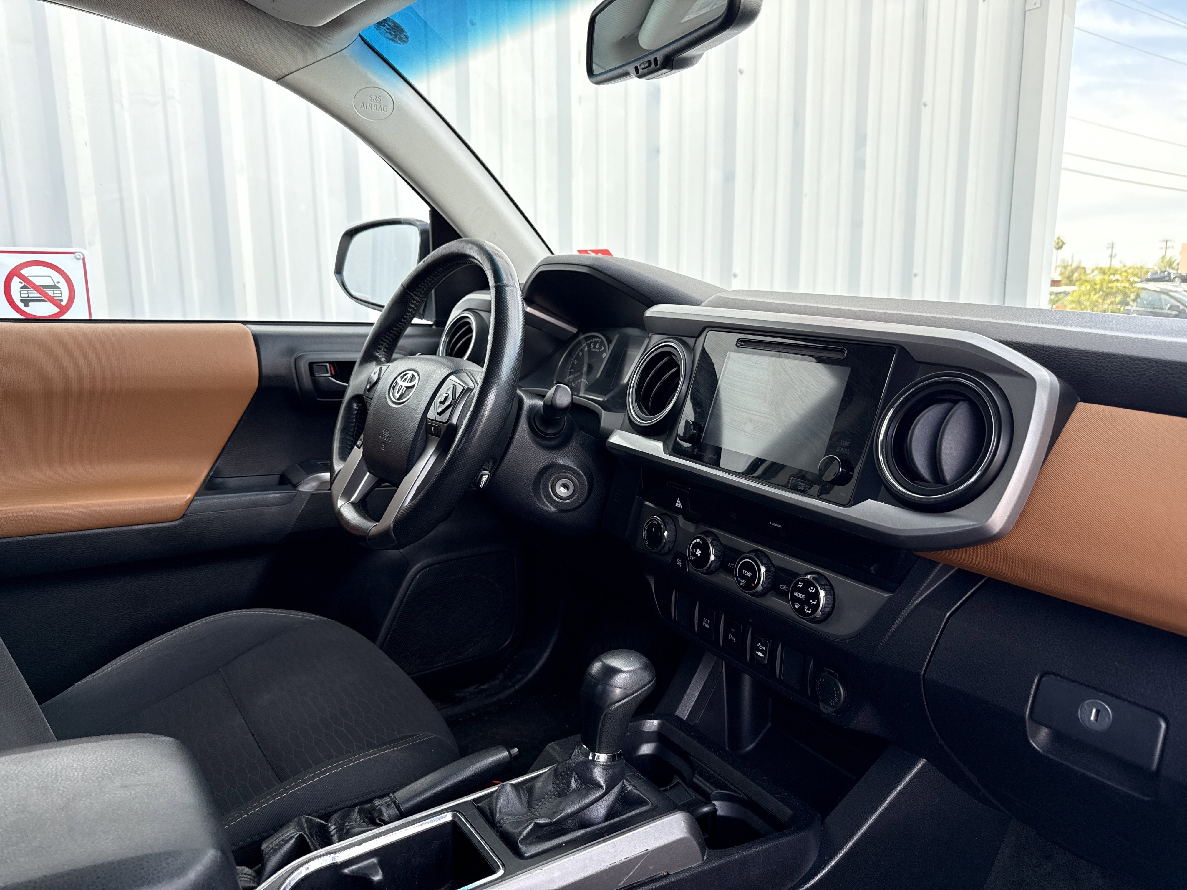 Used 2017 Toyota Tacoma SR5 w/ Tow Package image 32