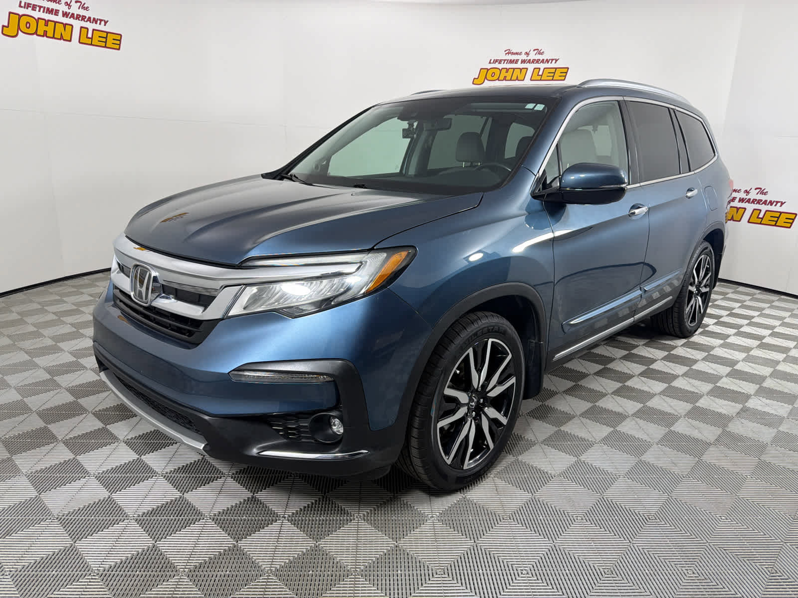 Used 2019 Honda Pilot Touring image 1