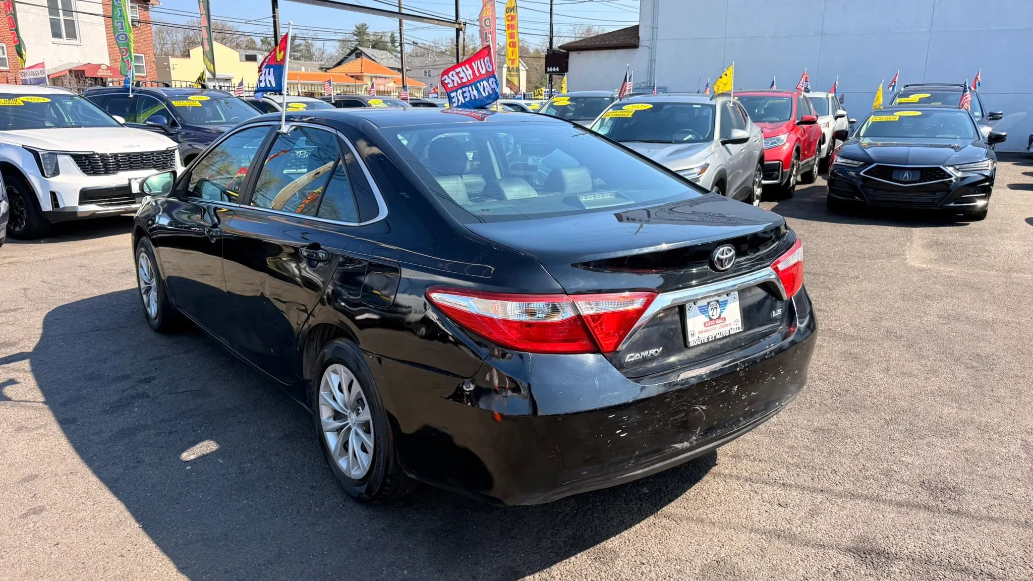 Used 2016 Toyota Camry LE FWD image 5