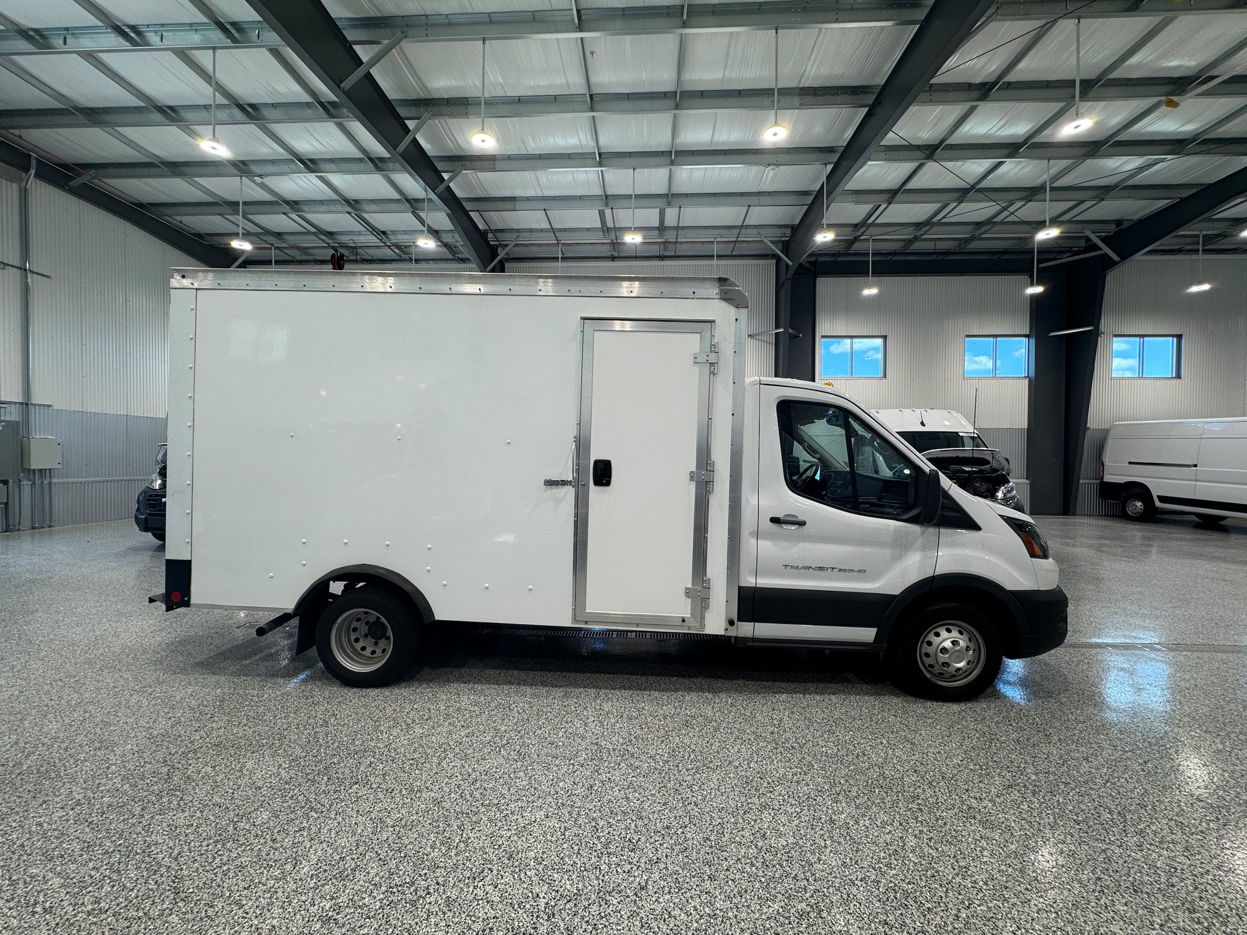 Used 2023 Ford Transit 350 DRW RWD image 4