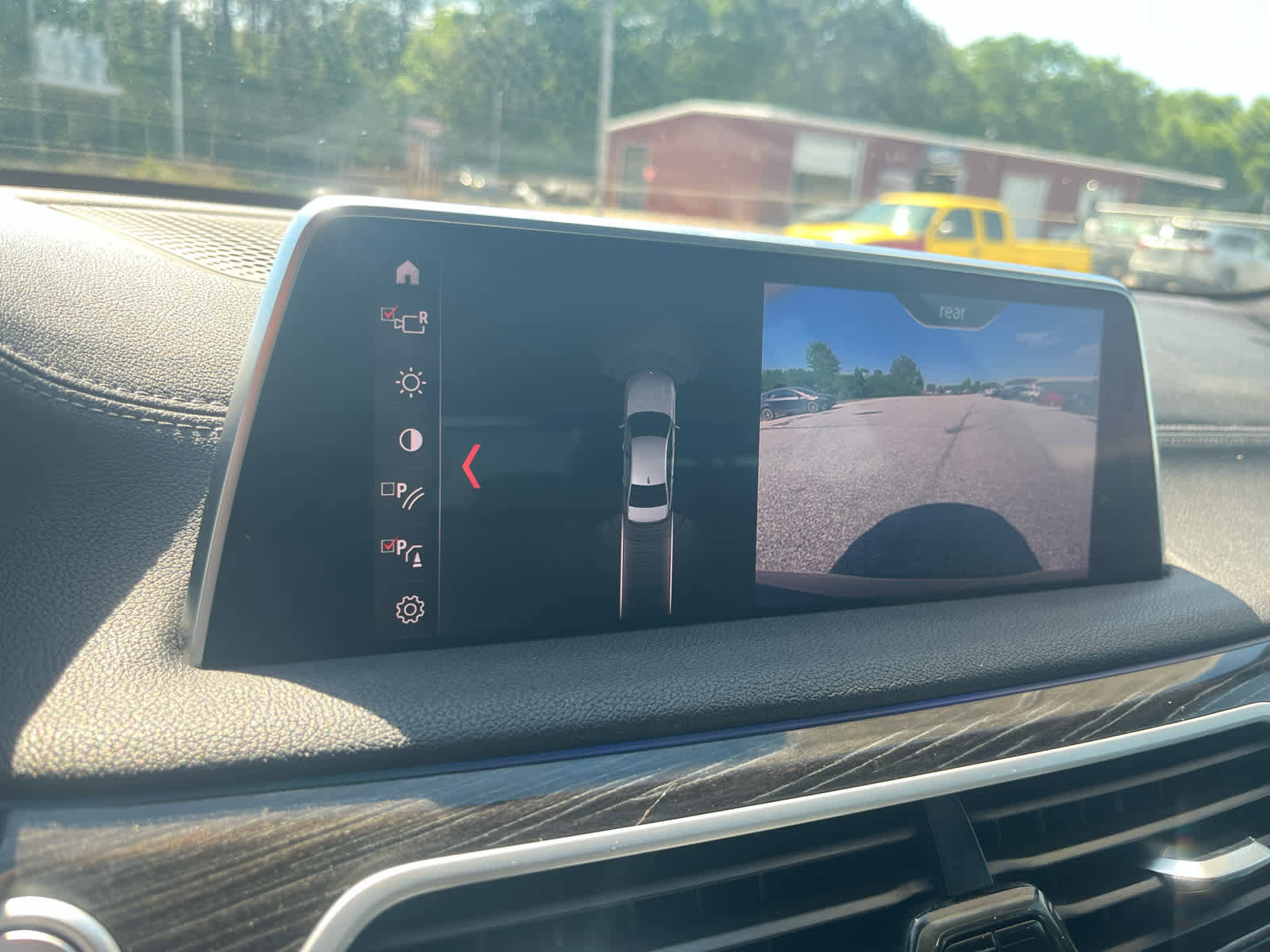 Used 2019 BMW 750i xDrive w/ M Sport Package AWD/4WD image 20