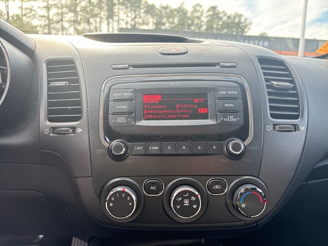 Used 2017 Kia Forte LX image 14