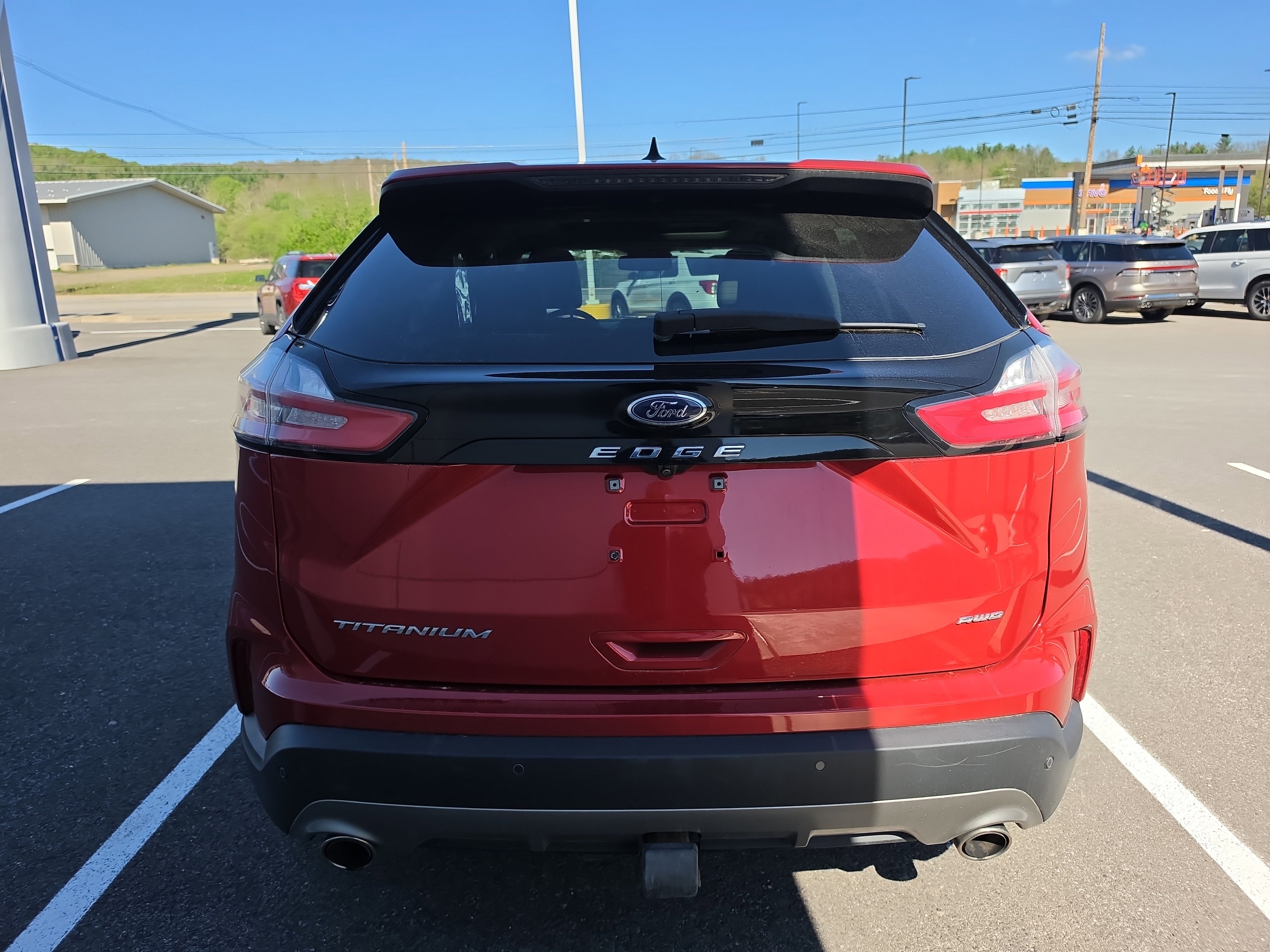 Used 2021 Ford Edge Titanium w/ Class II Trailer Tow Package AWD/4WD image 4