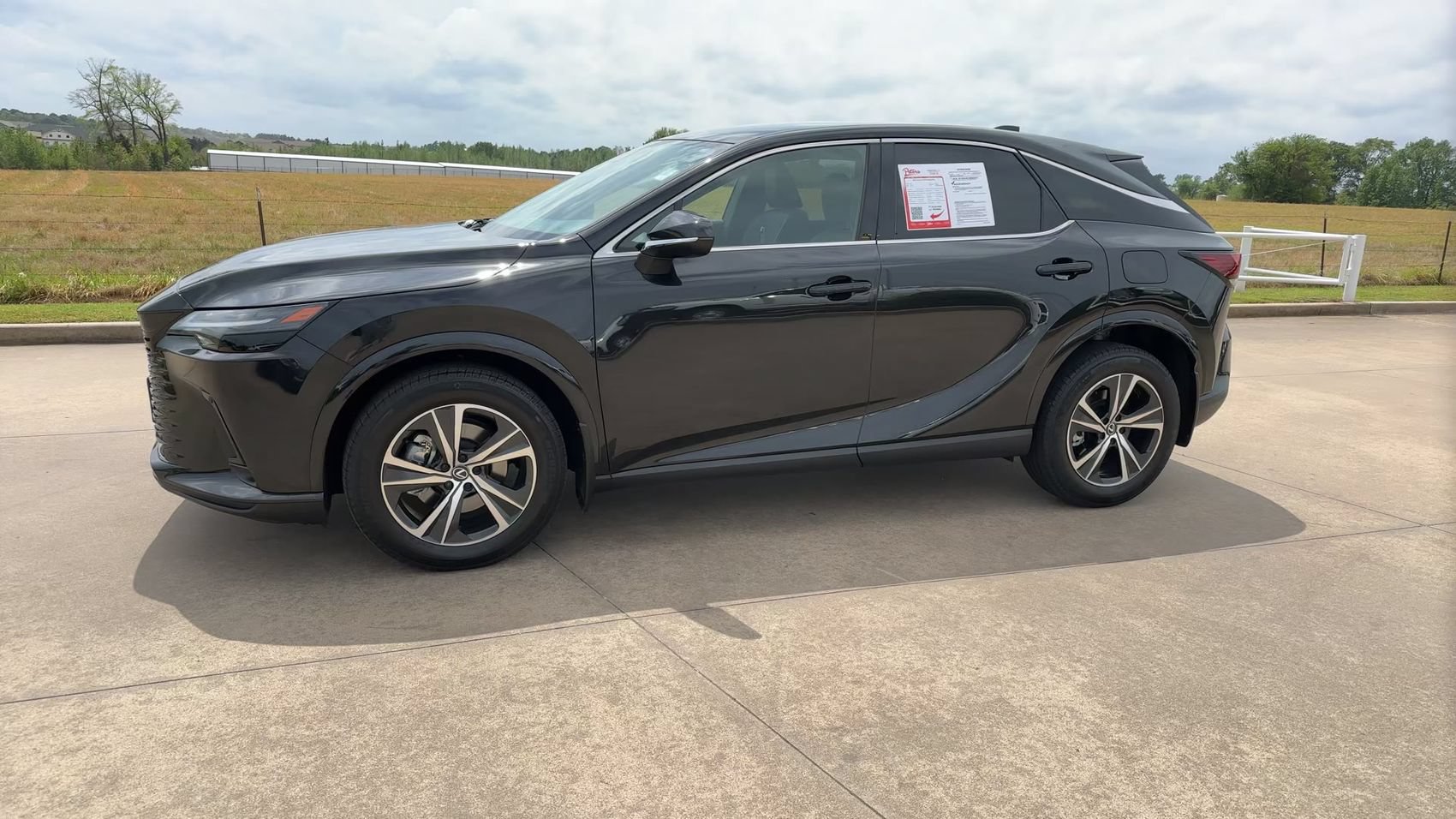 Used 2024 Lexus RX 350 FWD w/ Technology Package image 4
