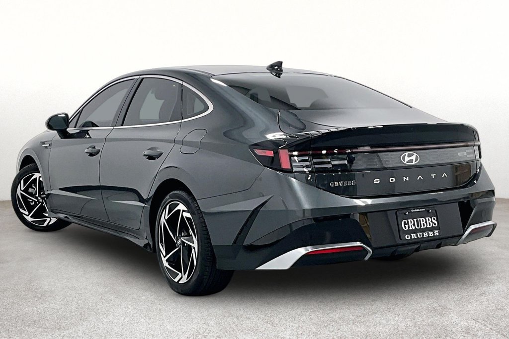 Used 2026 Hyundai Sonata SEL FWD image 12