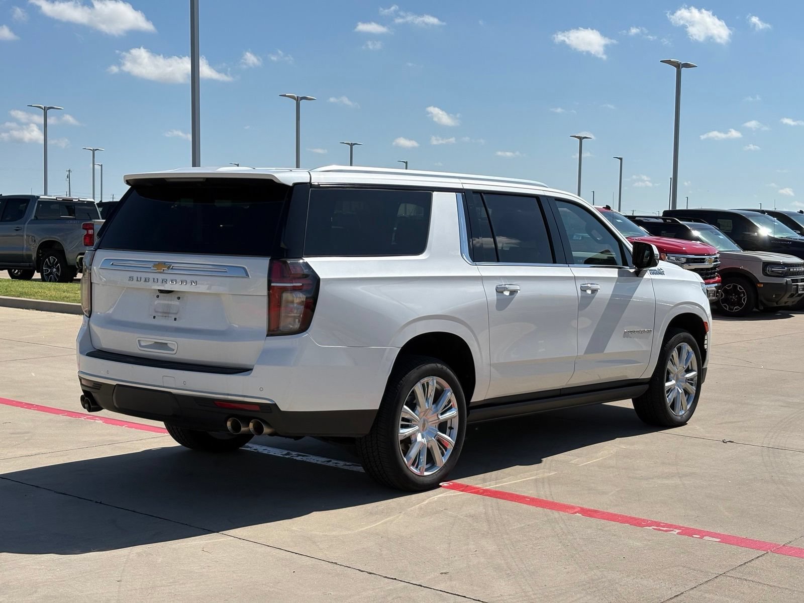 Used 2023 Chevrolet Suburban High Country AWD/4WD image 7