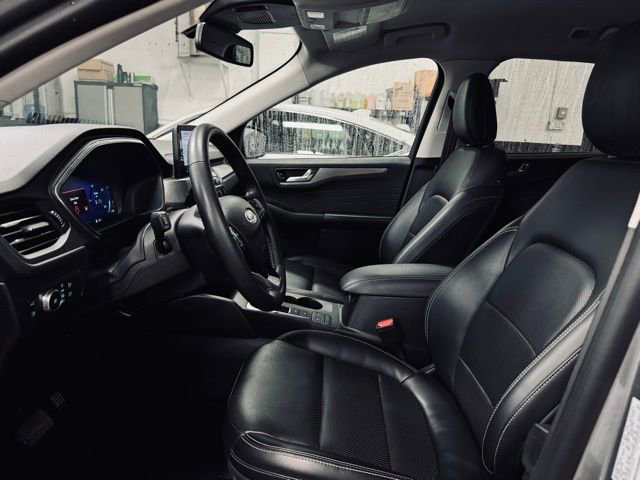 Used 2022 Ford Escape Titanium AWD/4WD image 17