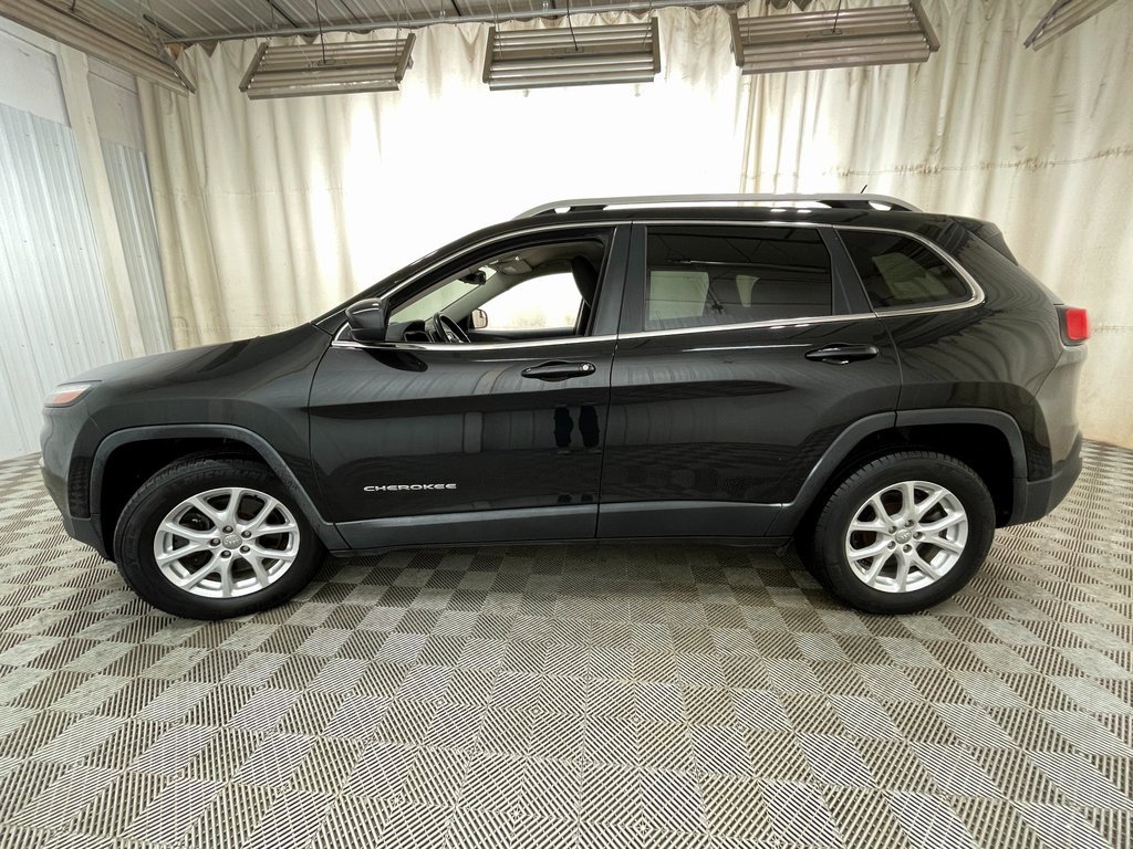 Used 2015 Jeep Cherokee Latitude w/ Cold Weather Group image 10