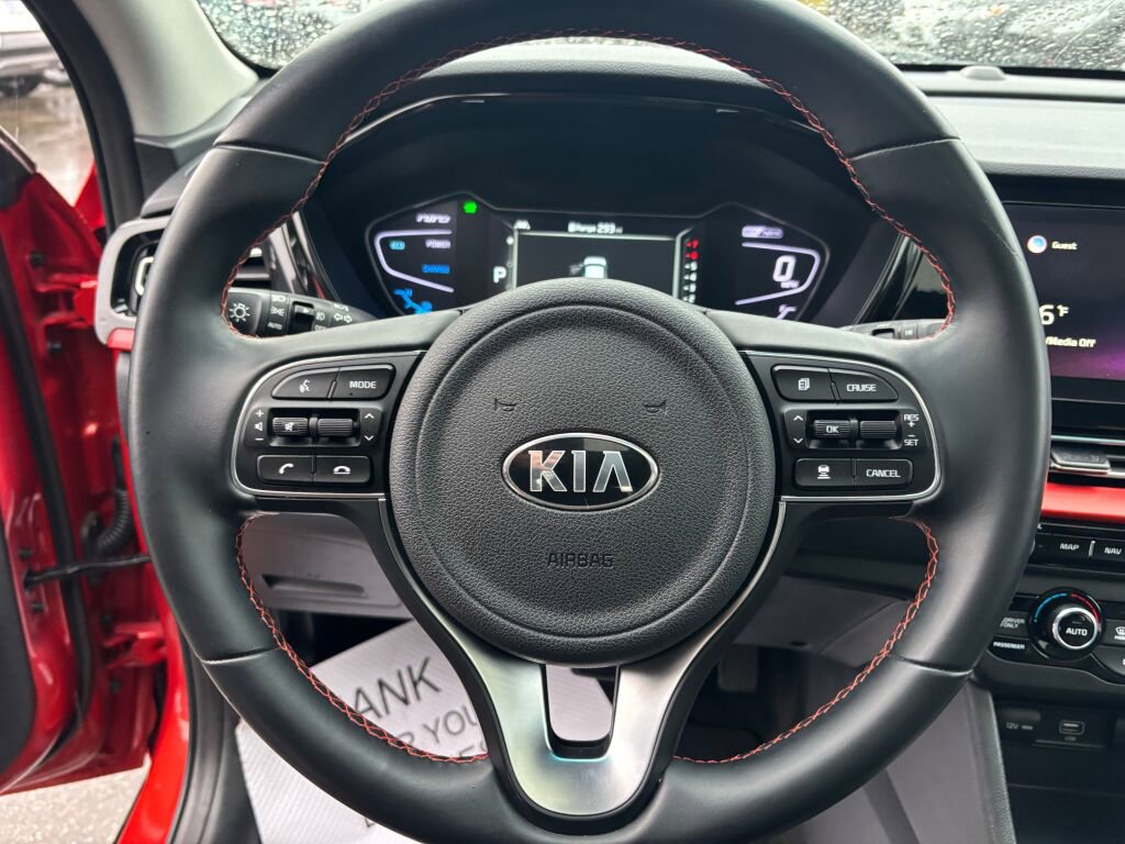 Certified 2021 Kia Niro Touring image 18