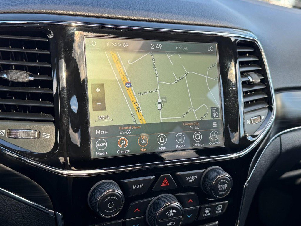 Used 2021 Jeep Grand Cherokee Limited AWD/4WD image 23