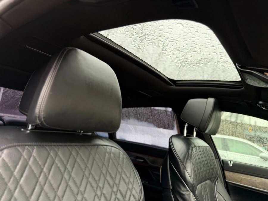 Used 2020 BMW 740i xDrive w/ M Sport Package image 22