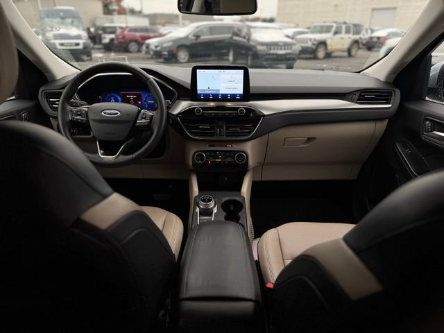 Used 2022 Ford Escape Titanium w/ Class II Trailer Tow Package image 21