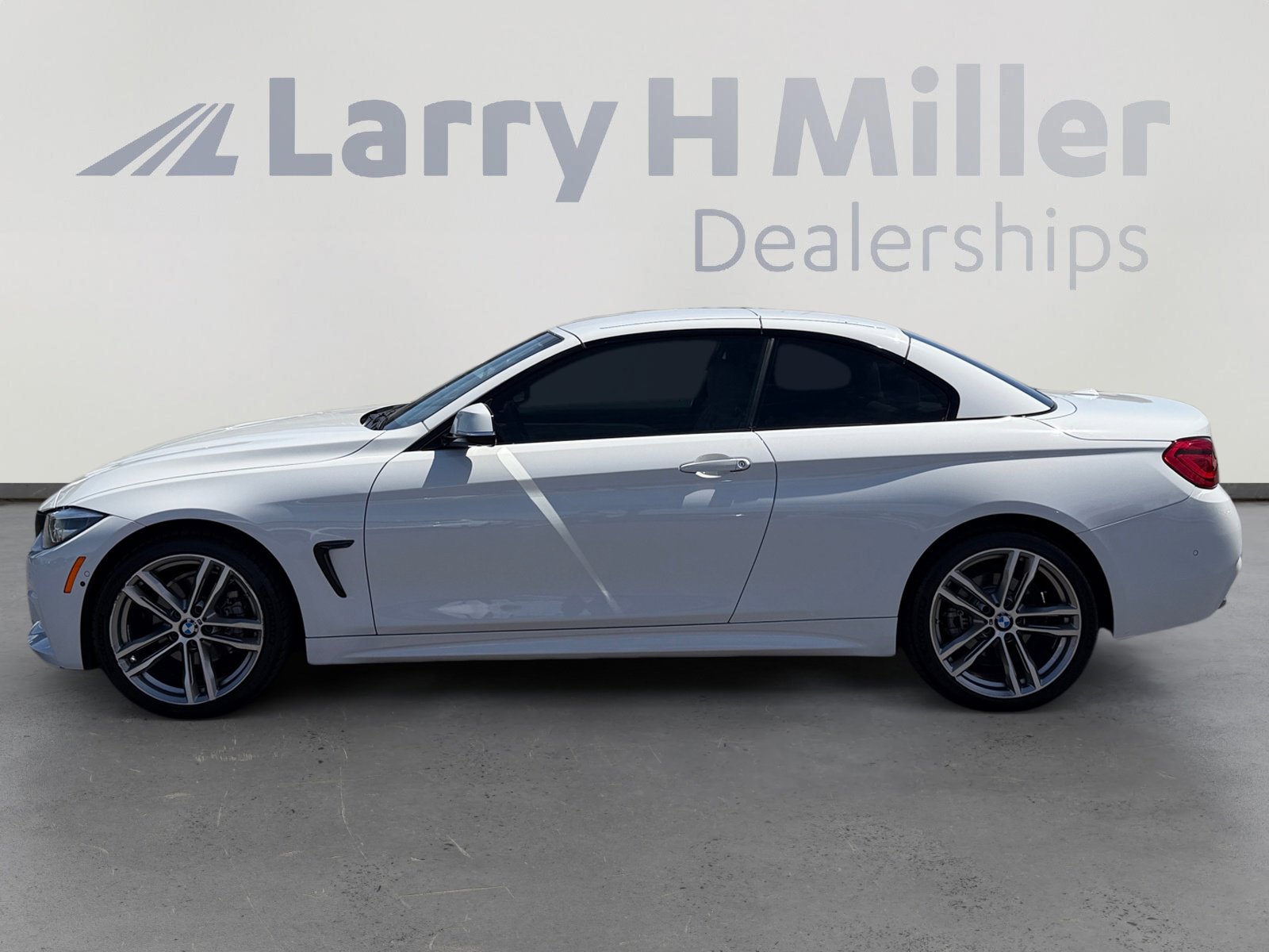 Used 2019 BMW 430i xDrive Convertible w/ M Sport Package AWD/4WD image 2