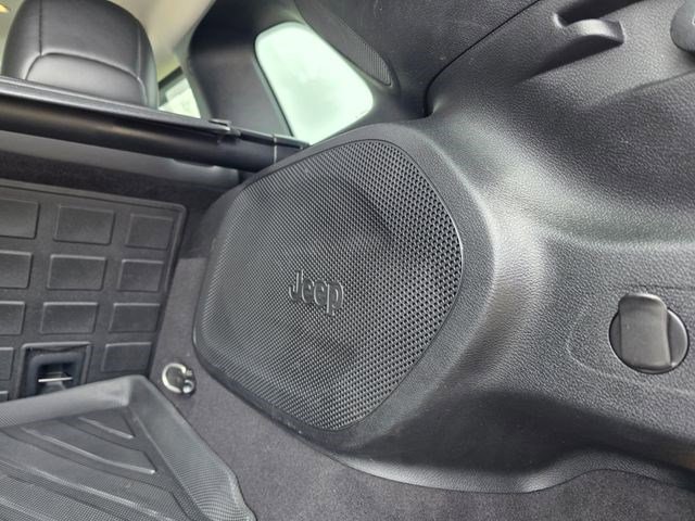 Used 2020 Jeep Cherokee Limited w/ Technology Group AWD/4WD image 12