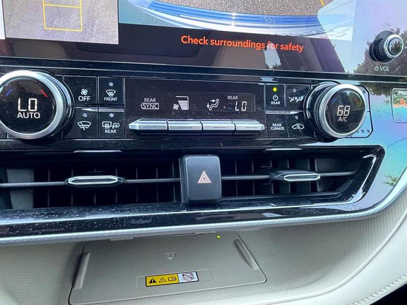 Used 2024 Toyota Highlander LE image 46