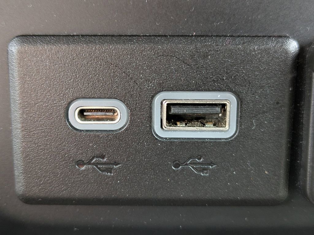 Used 2020 Chevrolet Silverado 1500 High Country w/ Technology Package image 23