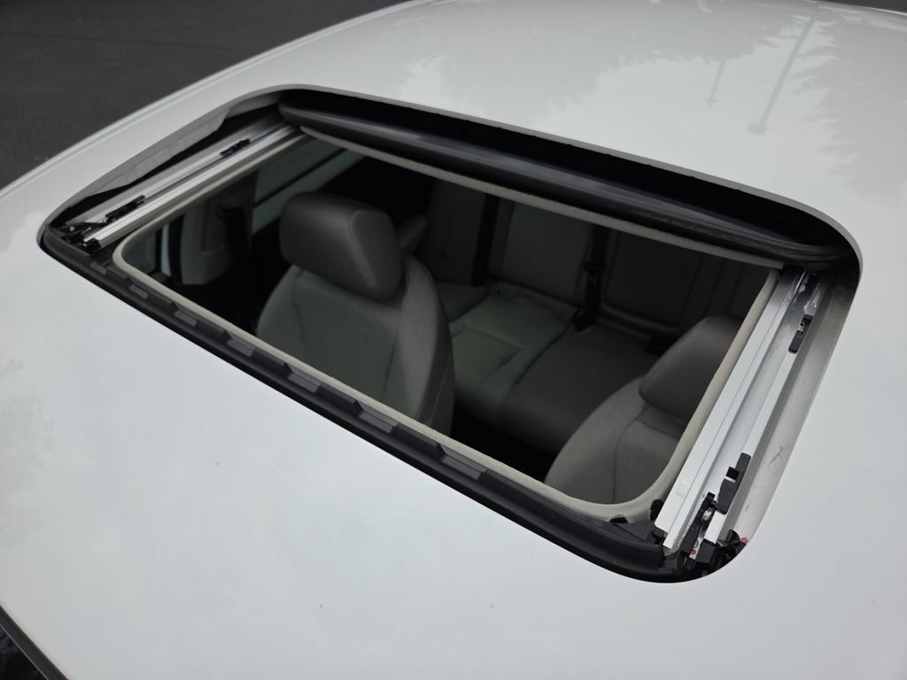 Certified 2025 Honda Accord SE image 4