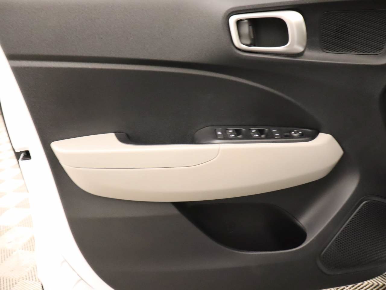 Used 2026 Hyundai Venue SEL FWD image 18