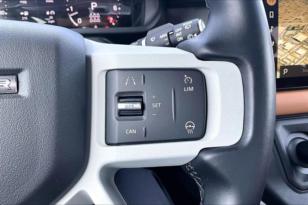 Used 2023 Land Rover Defender 130 SE image 21