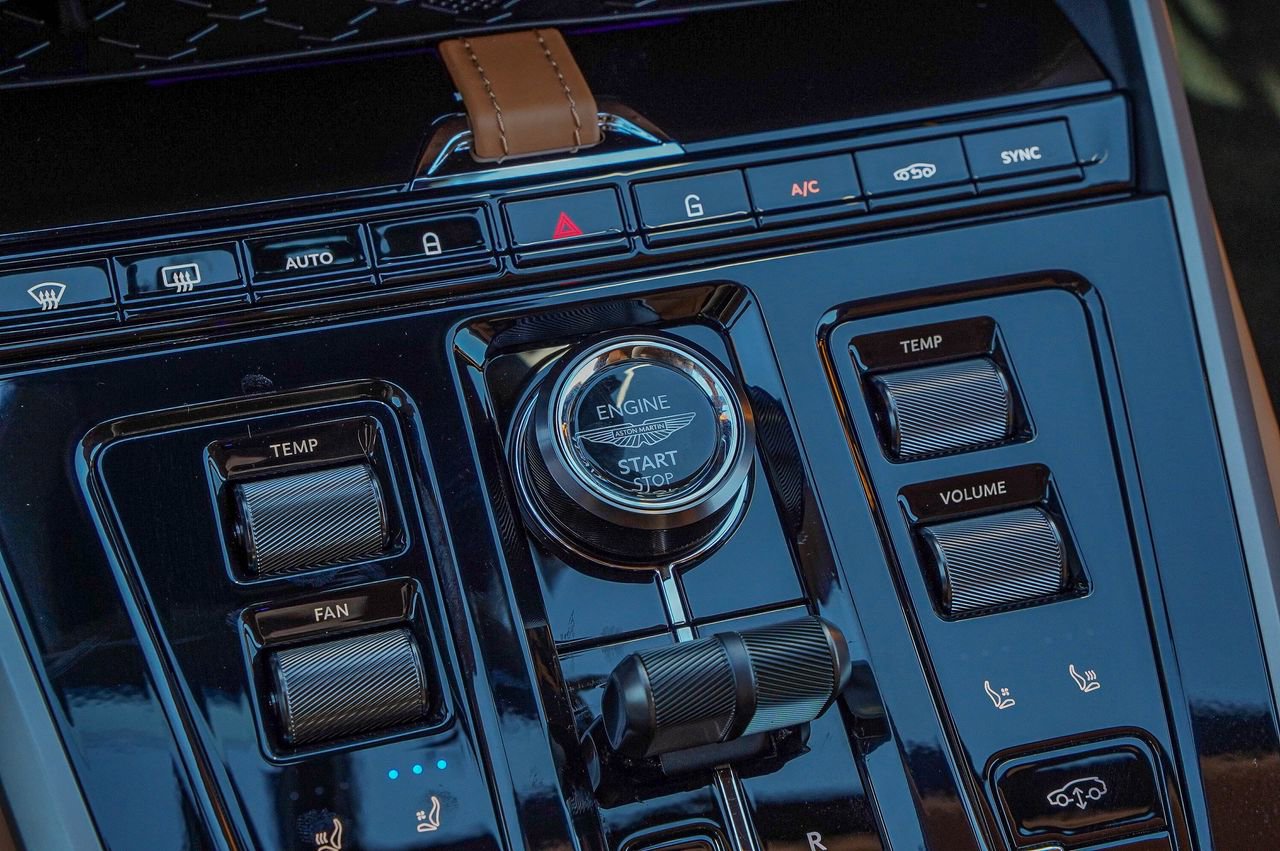 New 2026 Aston Martin DBX 707 image 25