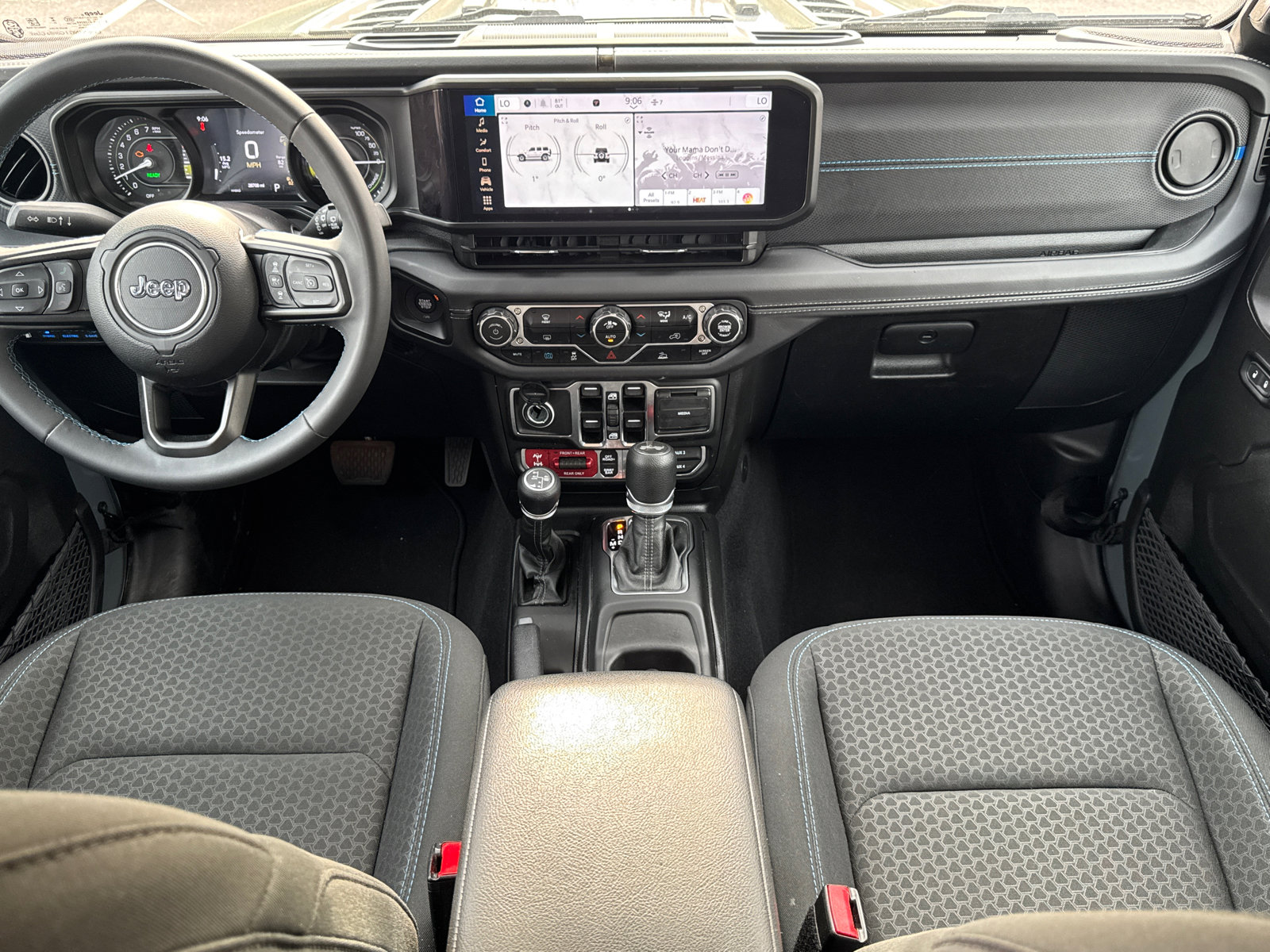 Used 2025 Jeep Wrangler Unlimited Rubicon 4xe image 24