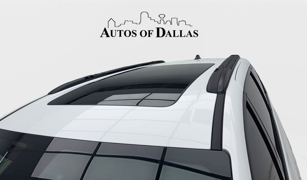 Used 2023 Chrysler Pacifica Limited w/ S Appearance Package FWD image 11