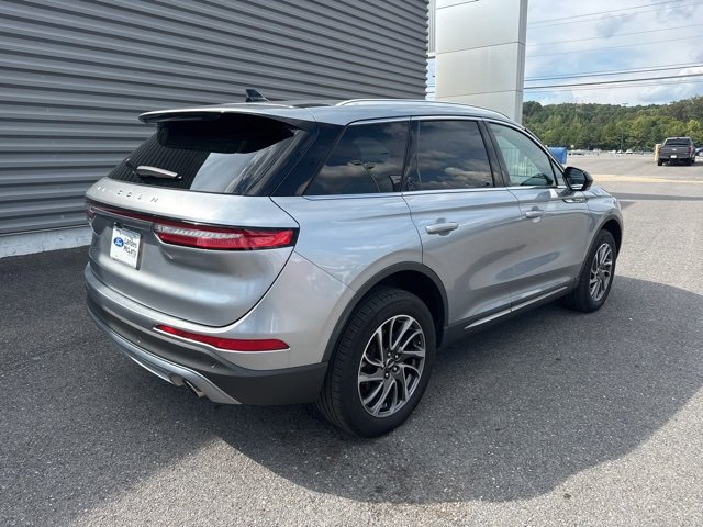 Used 2022 Lincoln Corsair AWD w/ Equipment Group 101A image 3
