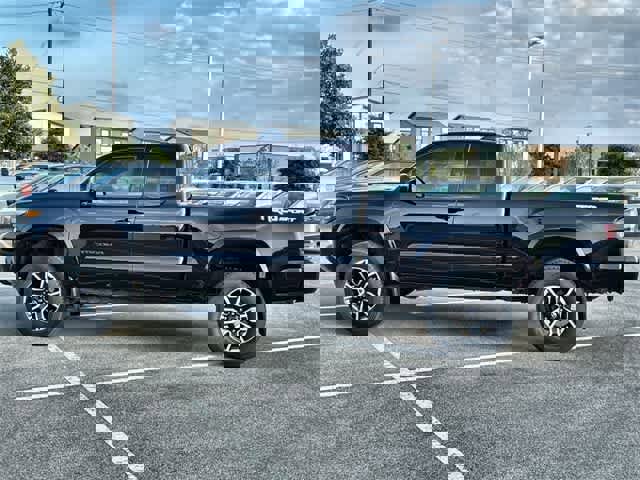 Used 2023 Toyota Tacoma TRD Sport image 3