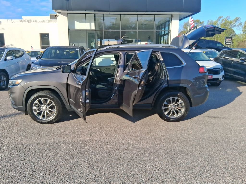 Used 2020 Jeep Cherokee Latitude Plus image 28