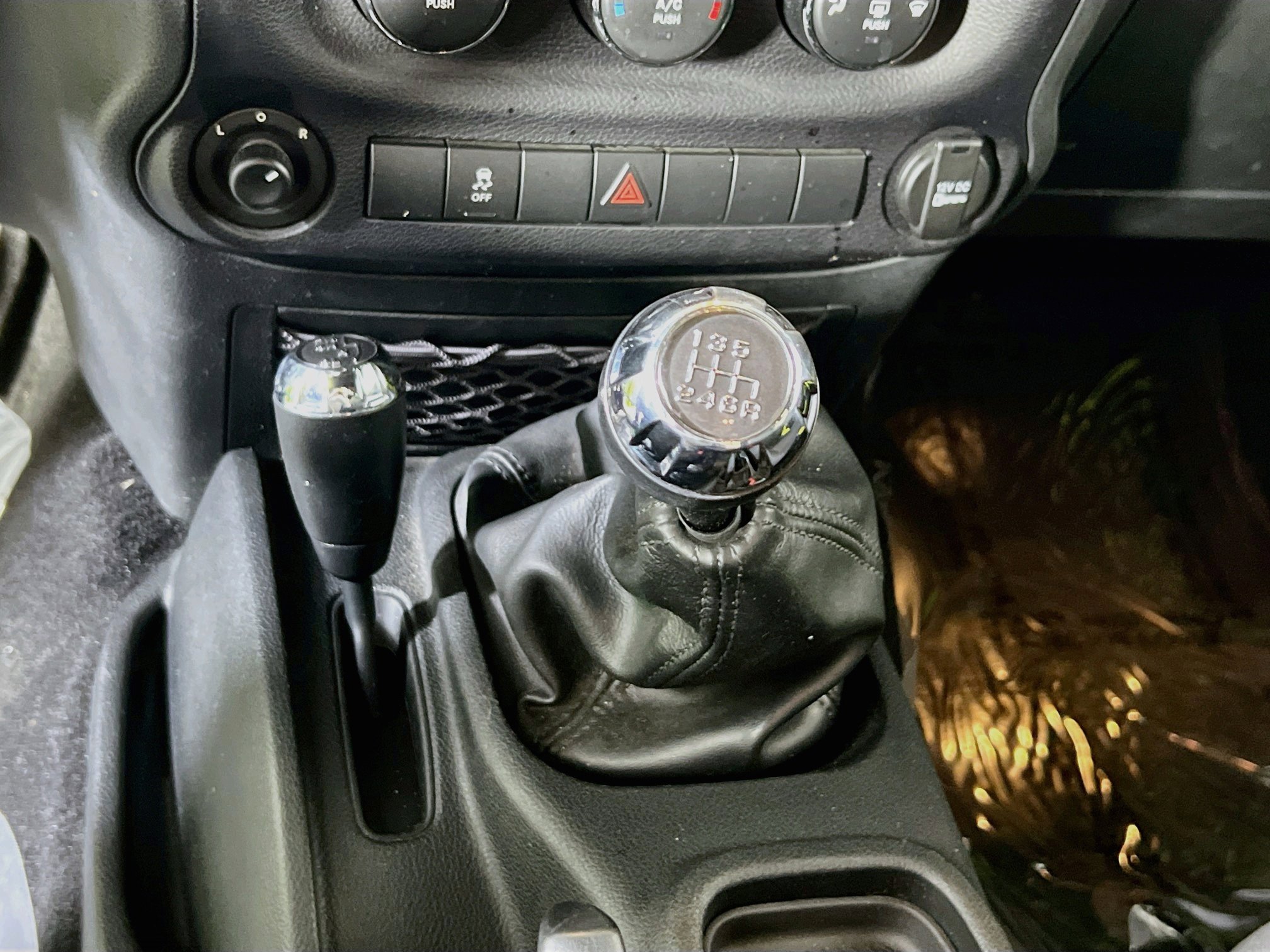 Used 2016 Jeep Wrangler Sport w/ Quick Order Package 23S AWD/4WD image 14