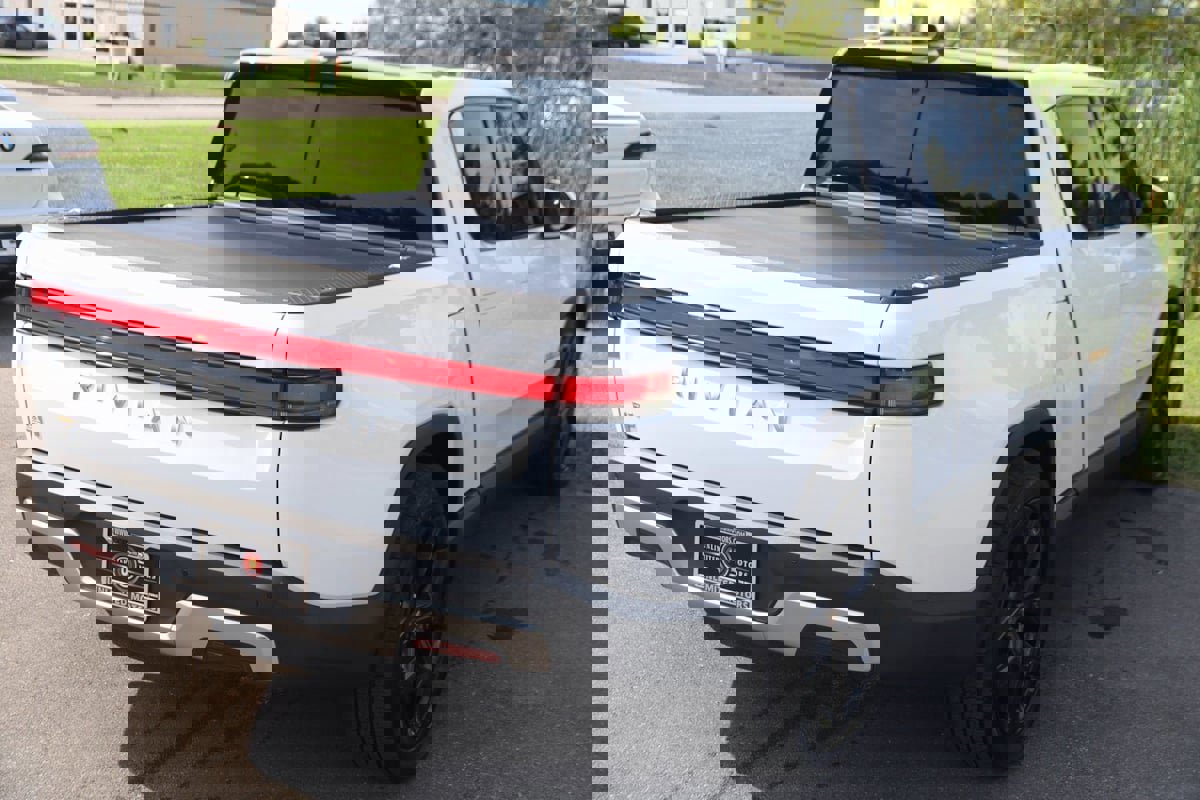 Used 2022 Rivian R1T Adventure image 63