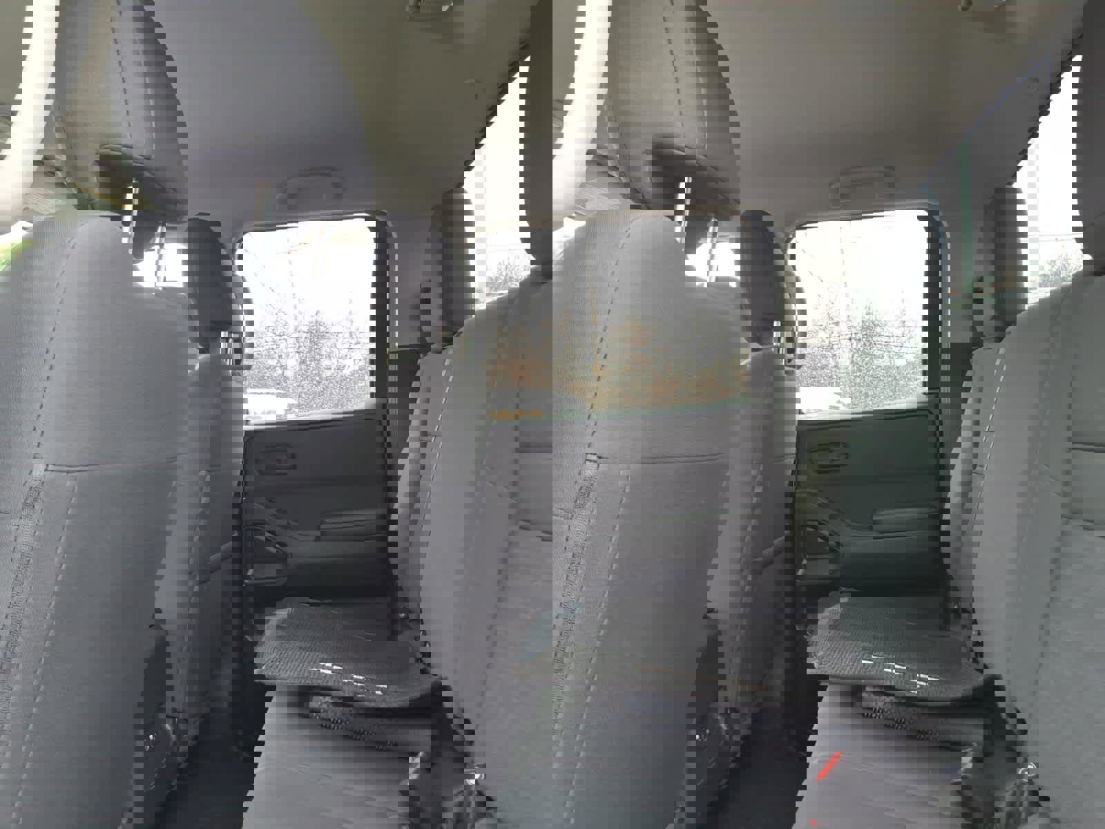 Certified 2024 Nissan Frontier S image 18