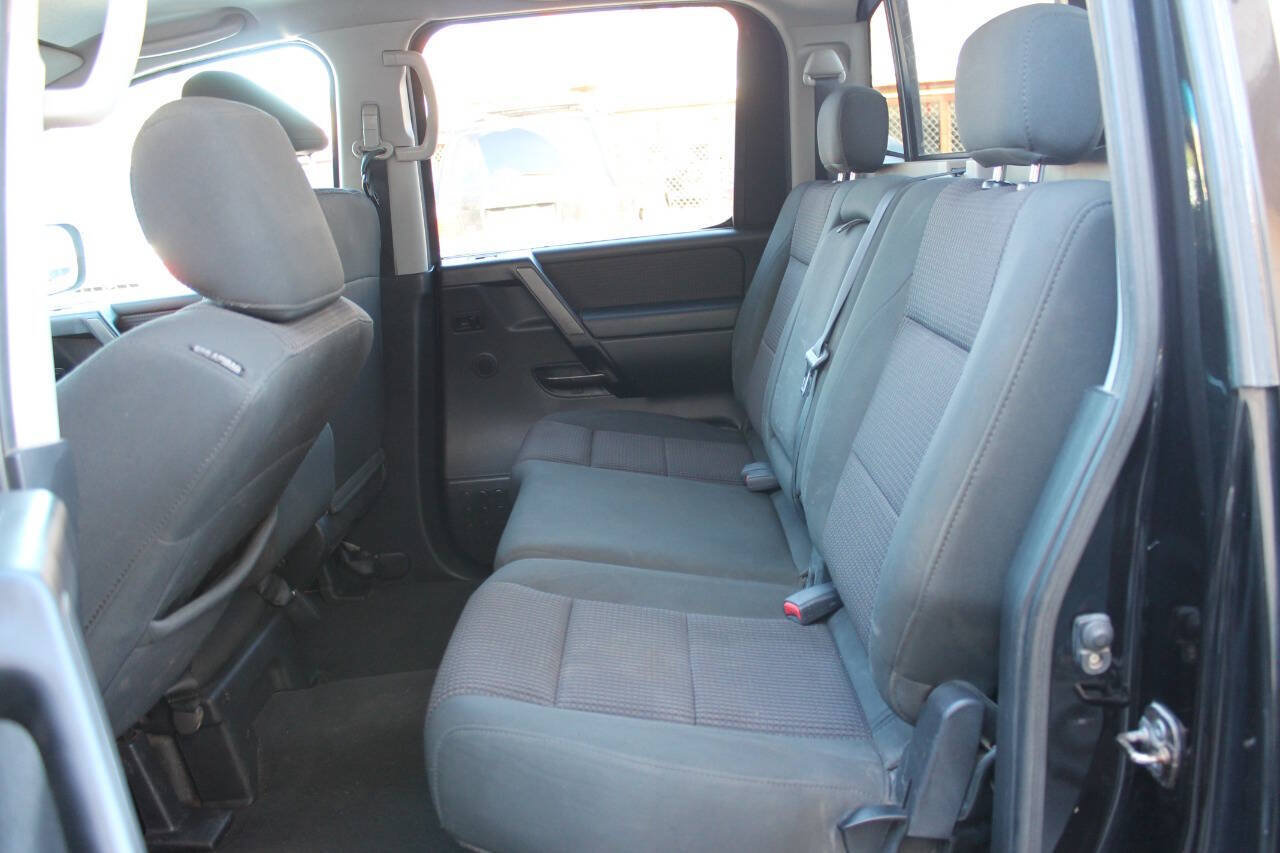 Used 2010 Nissan Titan SE RWD image 22