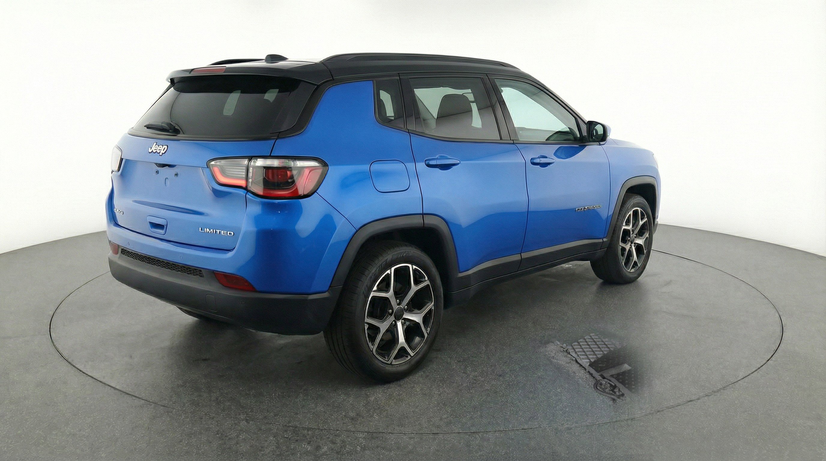 Used 2025 Jeep Compass Limited AWD/4WD image 9