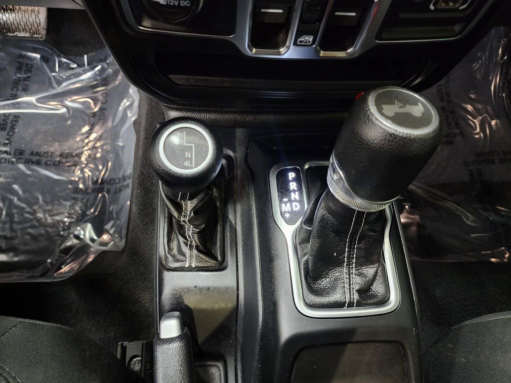 Used 2021 Jeep Wrangler Unlimited Sahara w/ Uconnect 4C Nav & Sound Group AWD/4WD image 19
