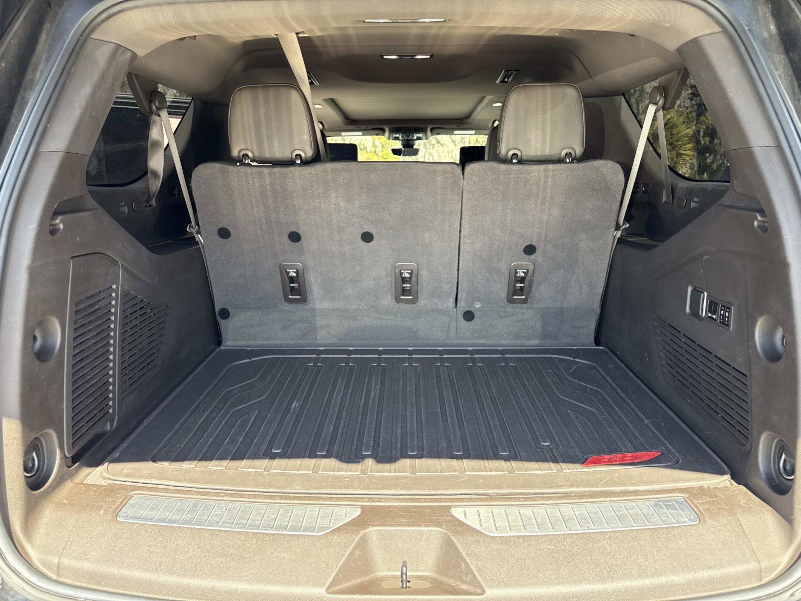 Used 2022 GMC Yukon XL Denali w/ Denali Ultimate Package image 33