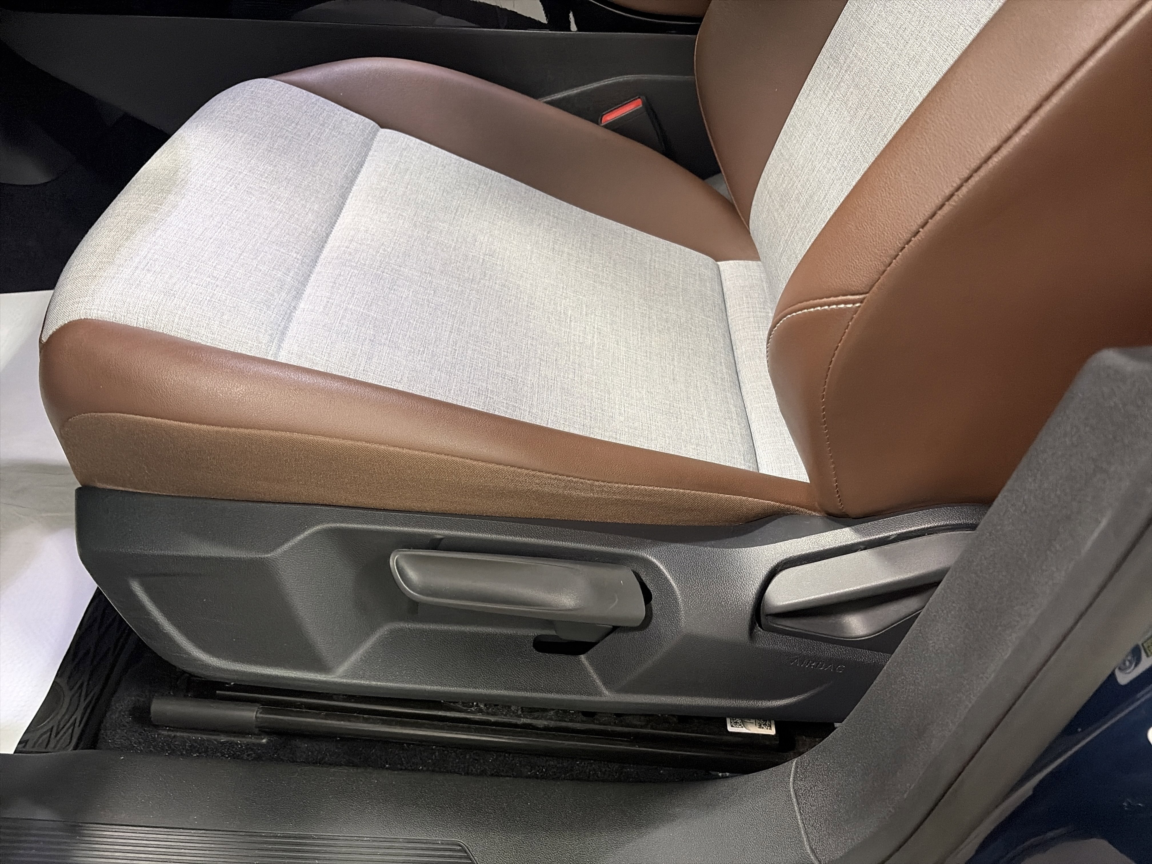 Certified 2023 Volkswagen ID.4 2WD image 13