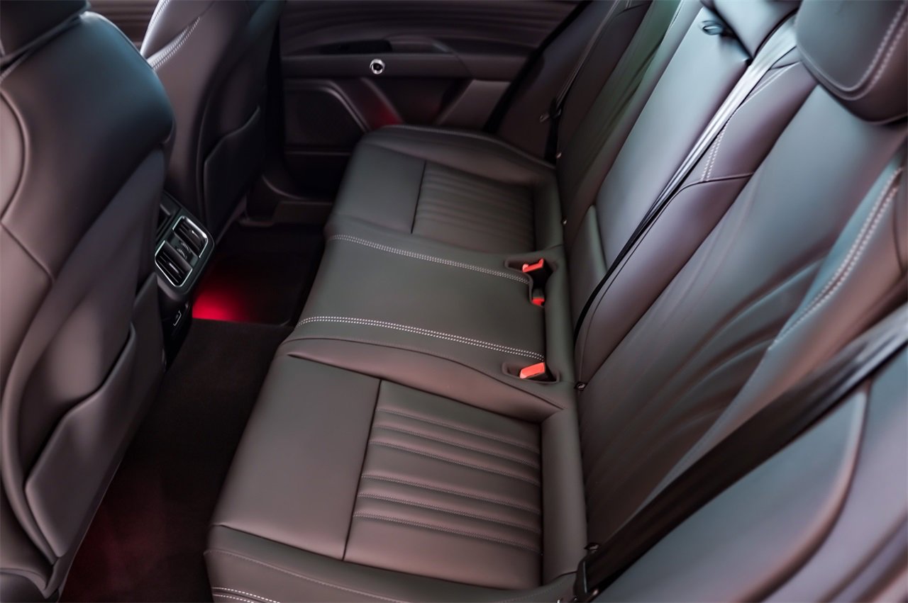 New 2025 Maserati Grecale GT image 30