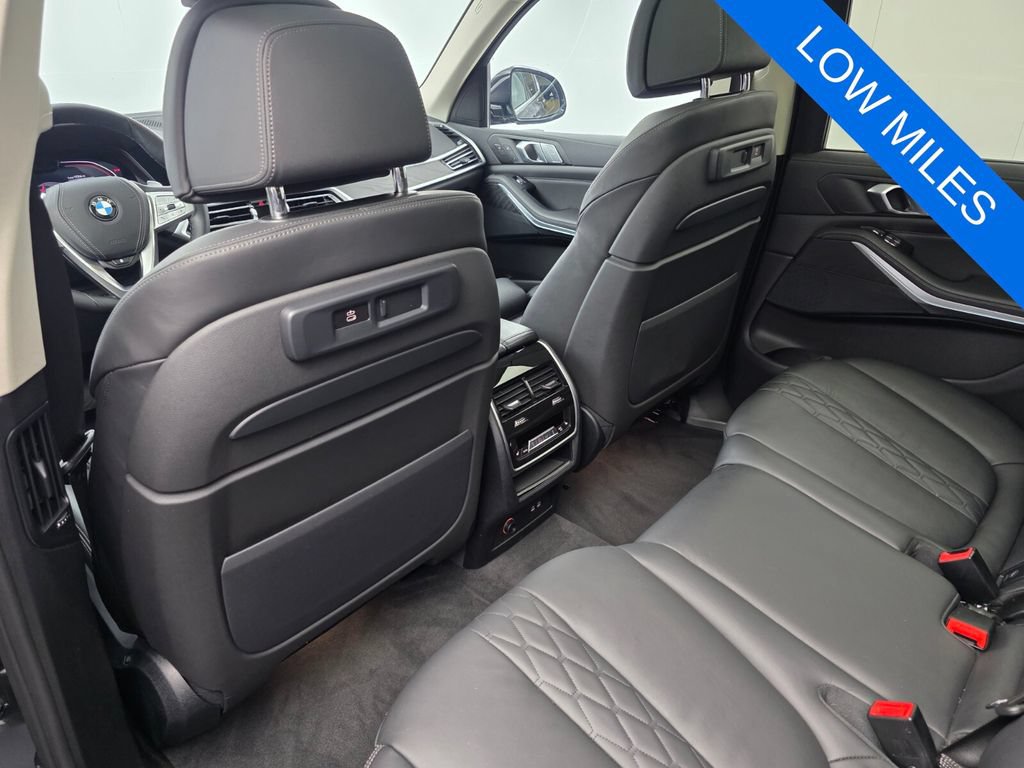Used 2021 BMW X7 xDrive40i w/ Executive Package 2 AWD/4WD image 15