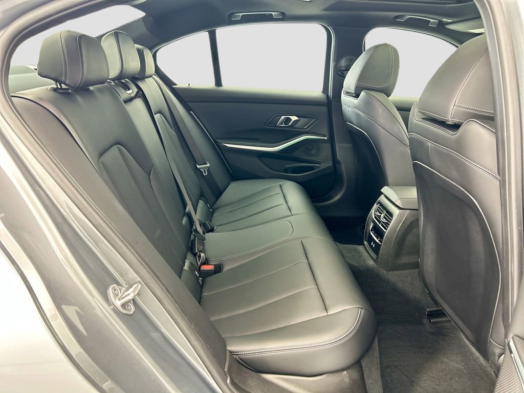 Certified 2025 BMW 330i Sedan w/ Convenience Package image 21
