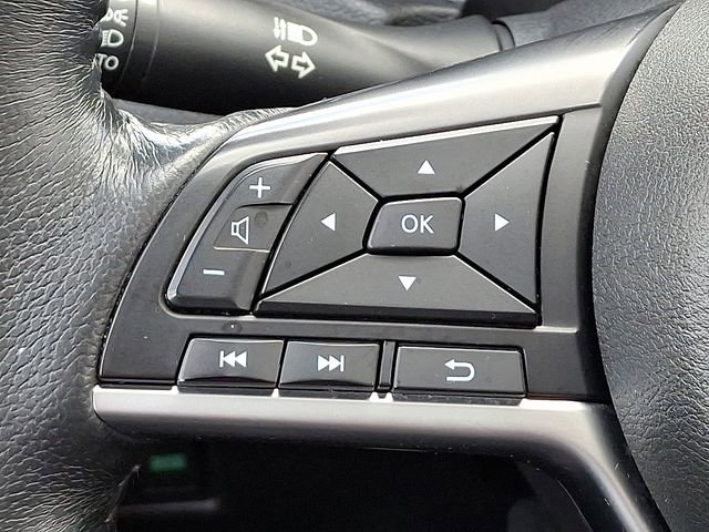 Used 2018 Nissan Rogue SV w/ Sun & Sound Touring Package image 22