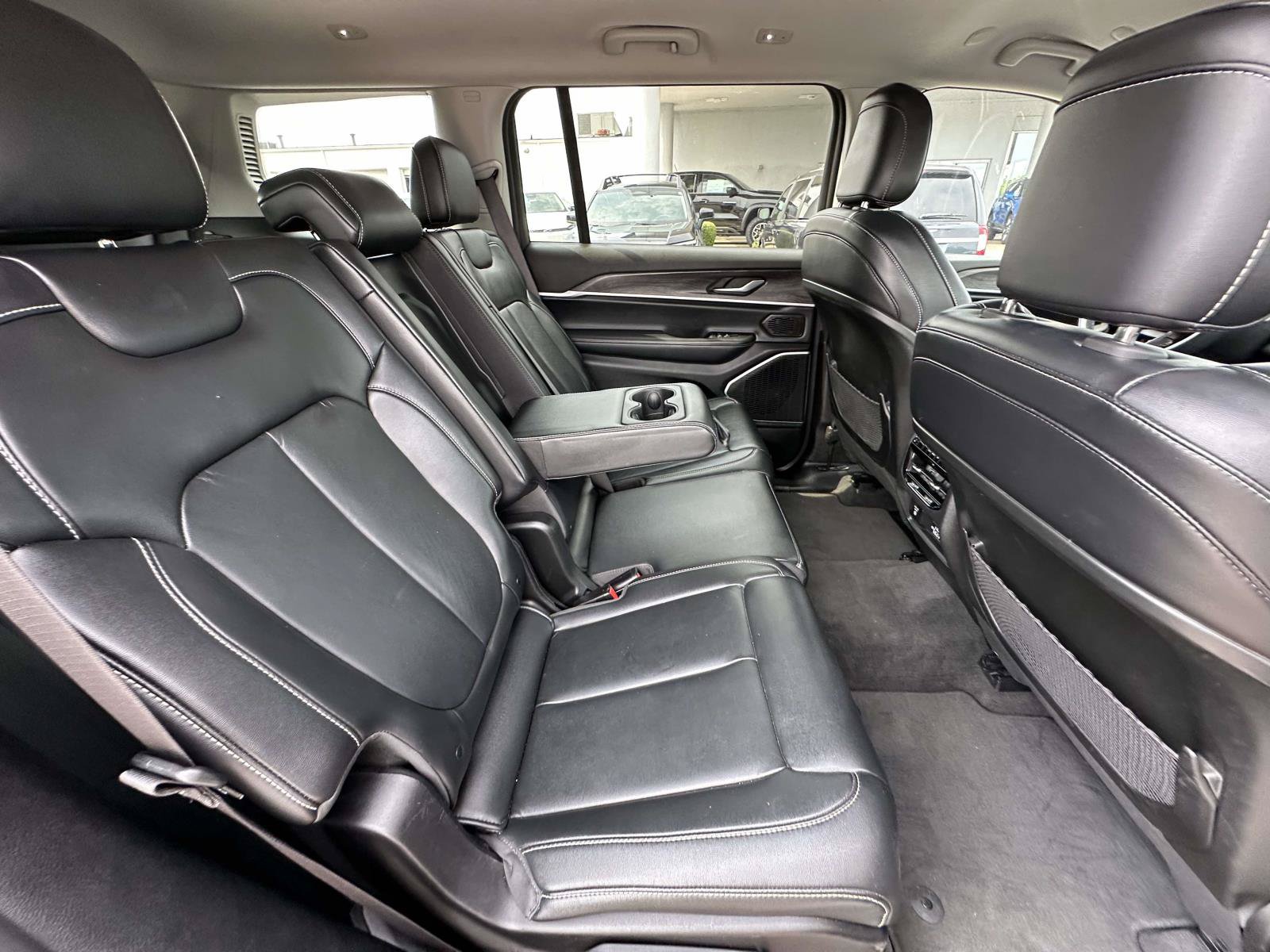 Used 2021 Jeep Grand Cherokee L Limited AWD/4WD image 34