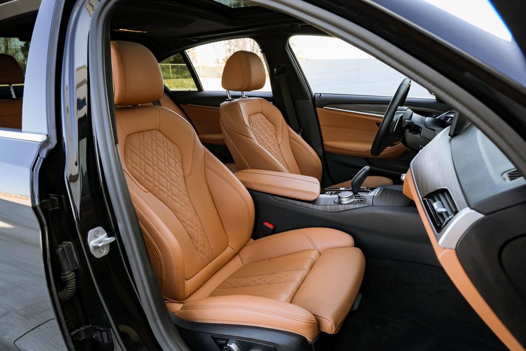 Used 2021 BMW 540i w/ Convenience Package image 22