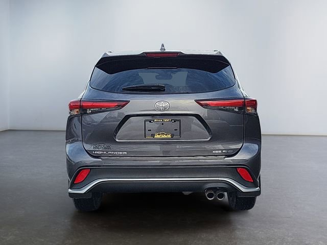 Used 2024 Toyota Highlander XLE image 4