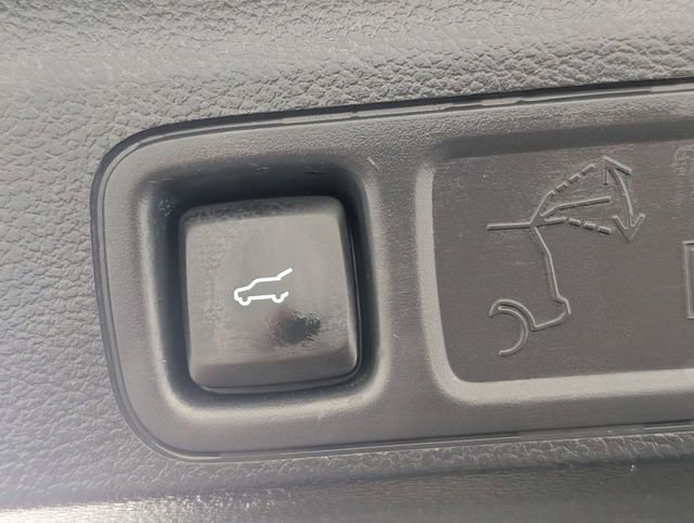 Used 2024 Ford Expedition Limited image 34