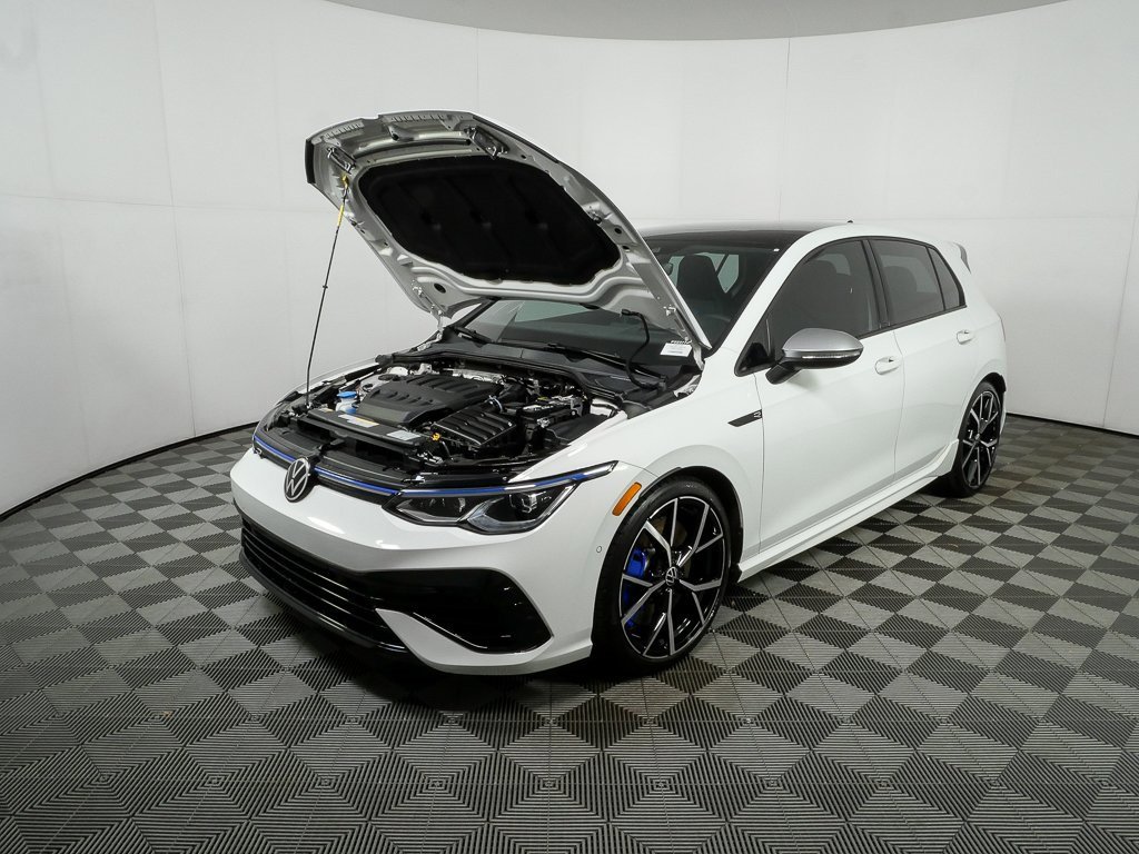 Used 2023 Volkswagen Golf R image 32