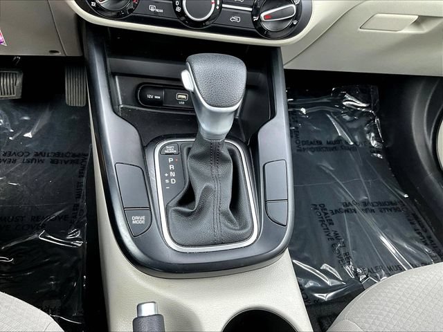 Certified 2025 Kia Soul LX w/ LX Technology Package FWD image 16