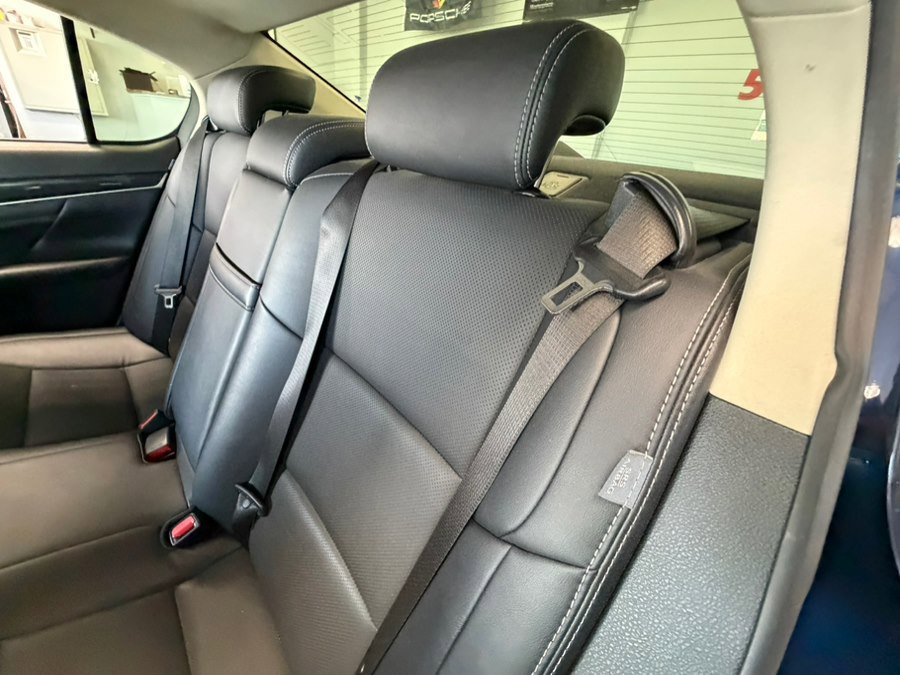 Used 2016 Lexus GS 200t image 22