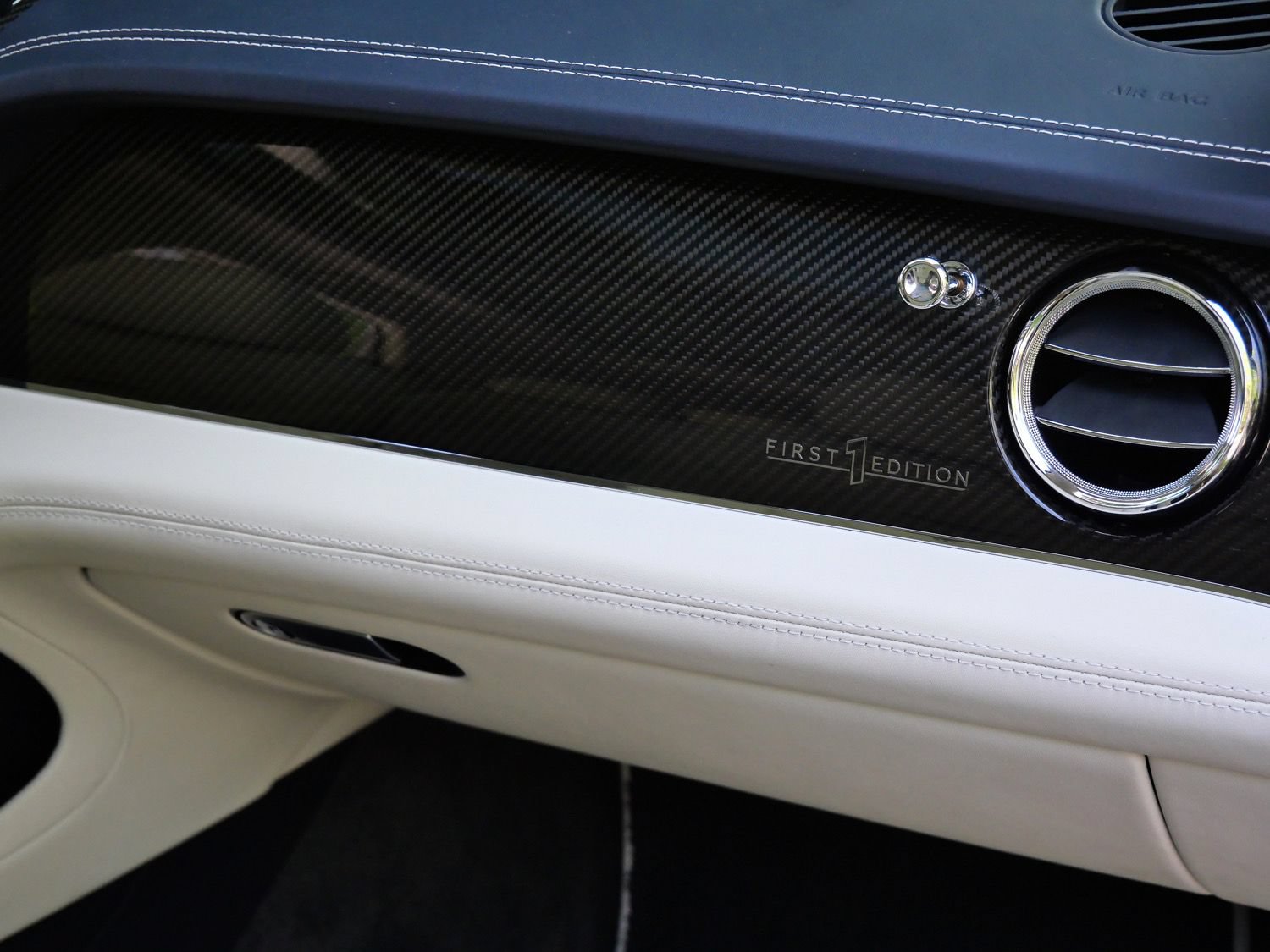 Used 2022 Bentley Bentayga AWD/4WD image 19